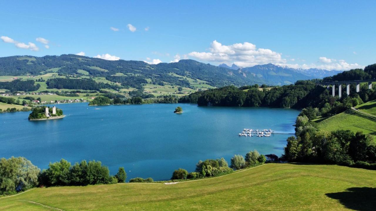 Hotel-Restaurant La Terrasse, Golf De La Gruyere Pont-la-Ville Екстериор снимка